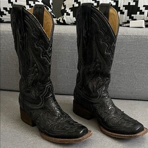 Elegant Black Embroidered Heeled Boots